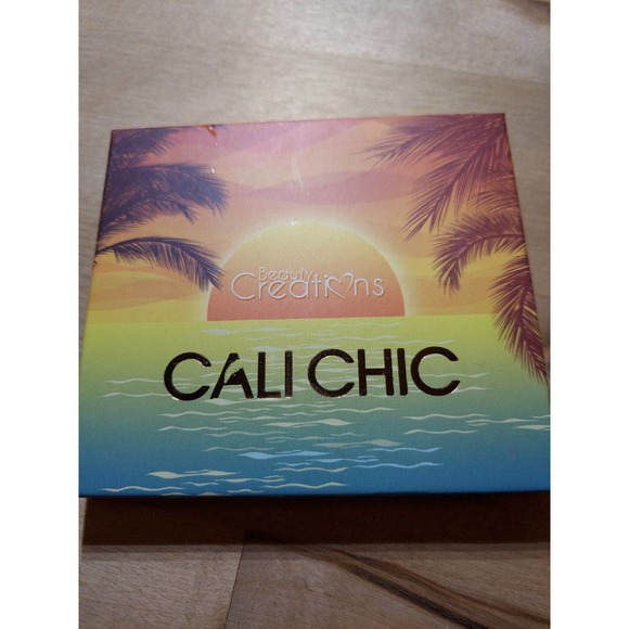 Beauty Creations Cali Chic palette - Picture 2 of 3